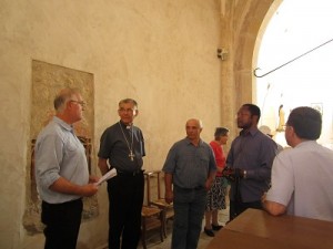 Visite évêque à DROM (1)