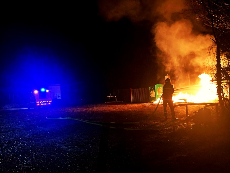 Lire la suite à propos de l’article Vandalisme : le feu maîtrisé par les pompiers de Drom