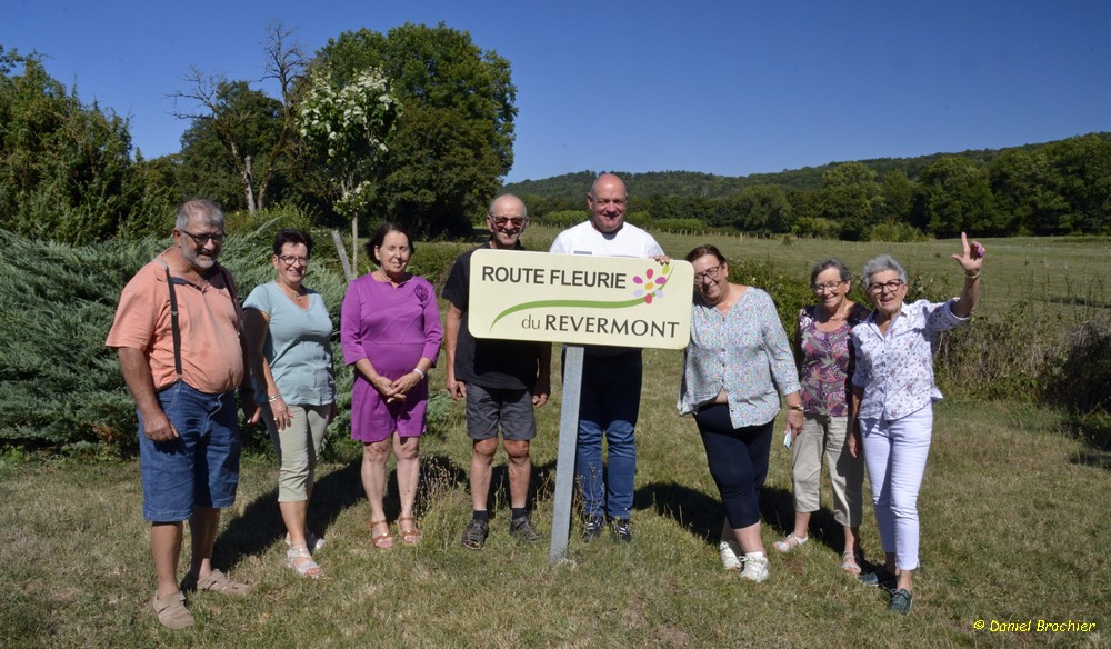 Lire la suite à propos de l’article Au fil des villages et hameaux de la Route fleurie du Revermont