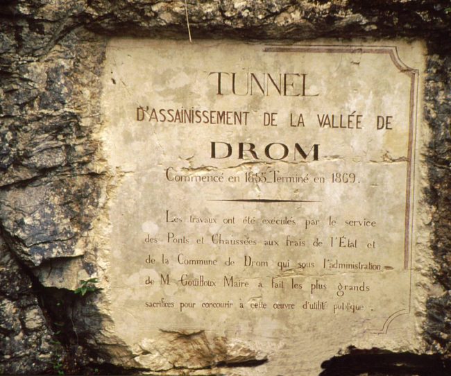 Plaque tunnel DROM